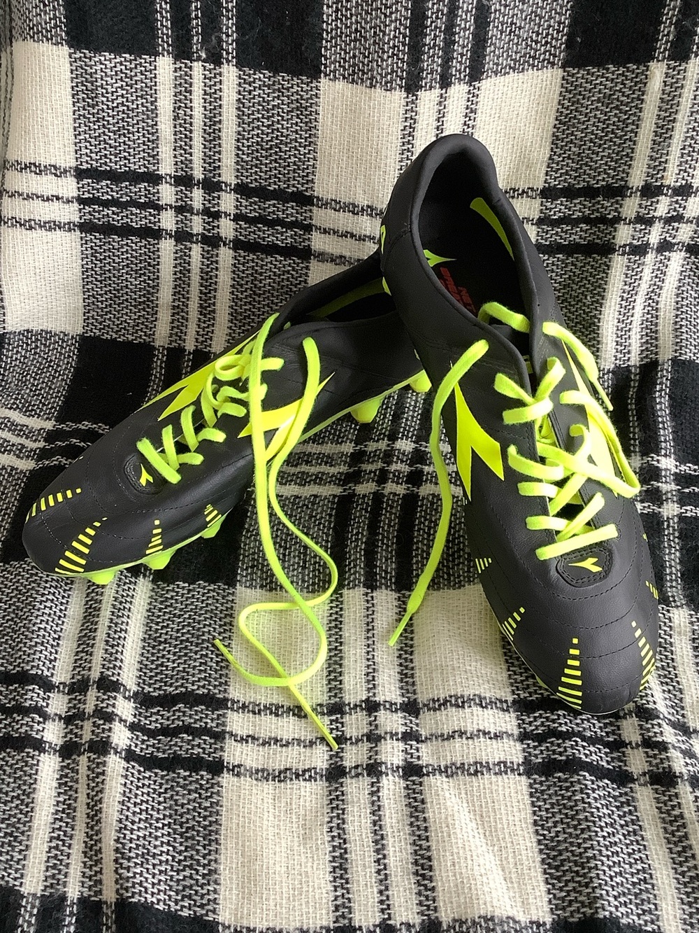 Diadora black & neon yellow net breathing system cleats